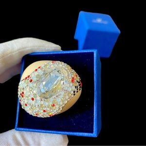 🚨CLOSET CLOSING PRICE🚨Rare find! Swarovski ring